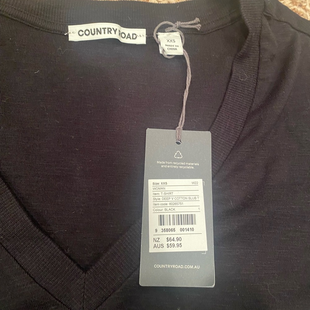 Brand new with tags country road v neck tshirt xxs fits up to medium